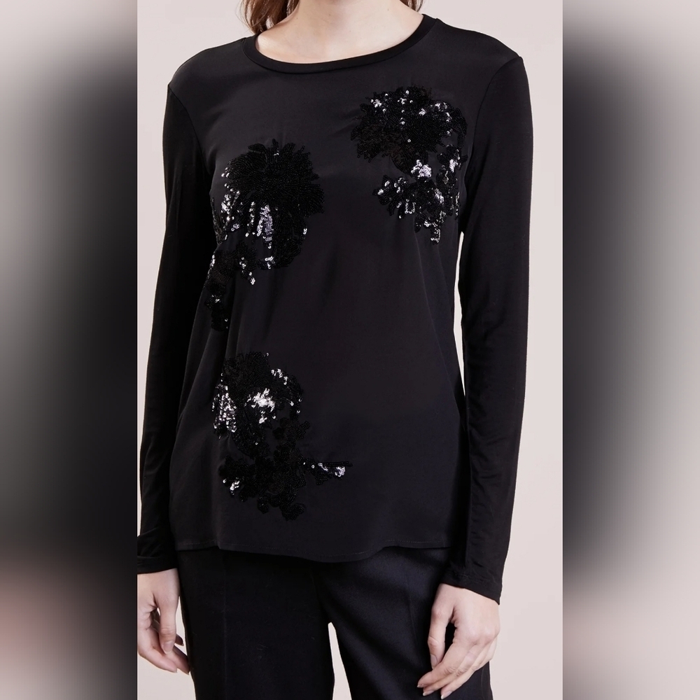 MAX MARA WEEKEND NAVY BLUE TOP WITH  BLACK FLOWER SEQUINS